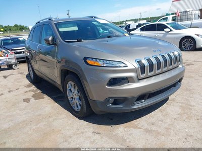 1C4PJLCB2HW****** 2017 Jeep Cherokee