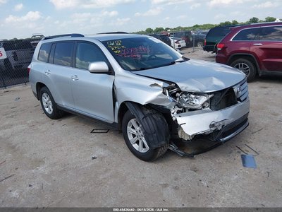 5TDZK3EH1DS****** 2013 Toyota Highlander