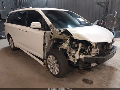 5TDDZ3DC4HS****** 2017 Toyota Sienna