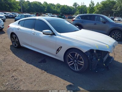 WBAGV4C08NC****** 2022 BMW 8 Series