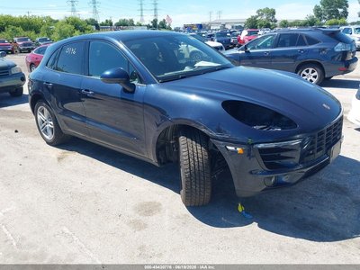 WP1AA2A52HL****** 2017 Porsche Macan