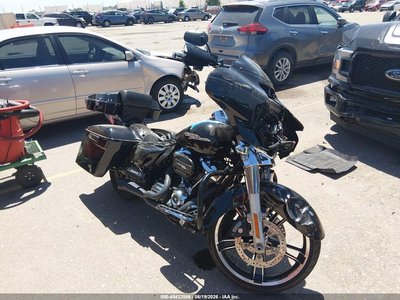 1HD1KBC16HB****** 2017 Harley-Davidson FLHXS