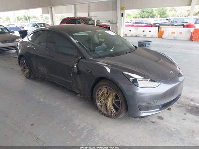 5YJ3E1EA8MF****** 2021 Tesla Model 3