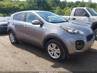 KNDPMCAC4J7****** 2018 Kia Sportage