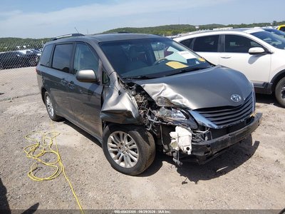 5TDYK3DC4BS****** 2011 Toyota Sienna