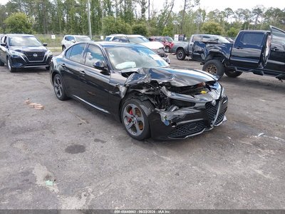 ZARFAEBNXH7****** 2017 Alfa Romeo Giulia