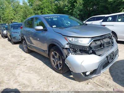 7FARW2H50JE****** 2018 Honda CR-V