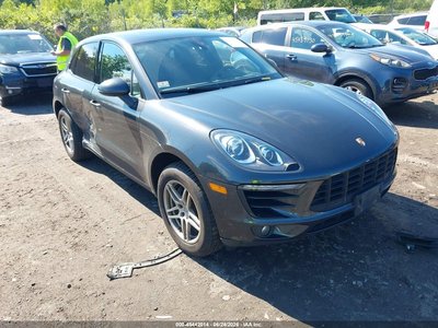 WP1AA2A56JL****** 2018 Porsche Macan