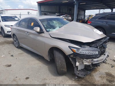 1HGCV1F96JA****** 2018 Honda Accord