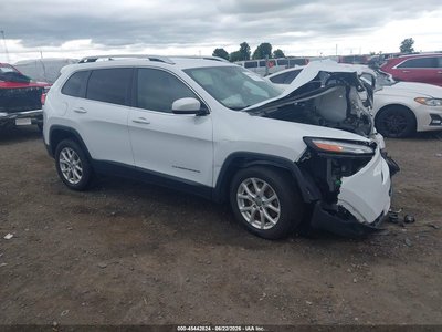 1C4PJLCB4HW****** 2017 Jeep Cherokee