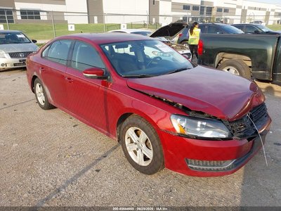 1VWAT7A32FC****** 2015 Volkswagen Passat