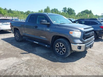 5TFUY5F11HX****** 2017 Toyota Tundra