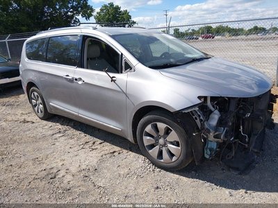2C4RC1N72JR****** 2018 Chrysler Pacifica Hybrid