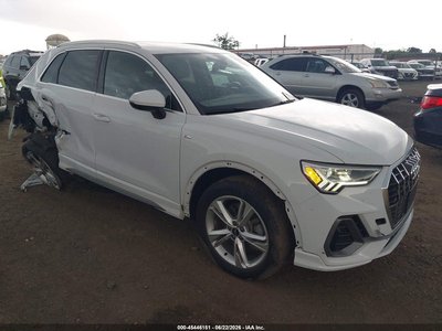 WA1EECF39R1****** 2024 Audi Q3