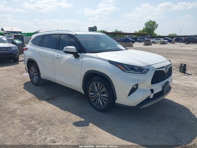 5TDFZRAH7LS****** 2020 Toyota Highlander