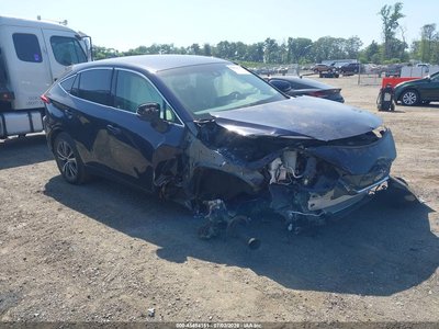 JTEAAAAH3MJ****** 2021 Toyota Venza