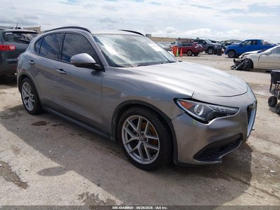 ZASFAKNN2J7****** 2018 Alfa Romeo Stelvio