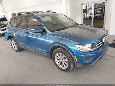 3VV1B7AX7KM****** Salvage and Wrecked 2019 Volkswagen Tiguan in Orlando North
