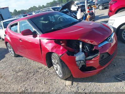 KMHTC6AD6HU****** 2017 Hyundai Veloster