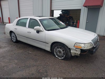 1LNHM83V76Y****** 2006 Lincoln Town Car