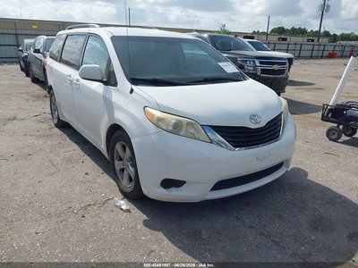2012 Toyota Sienna