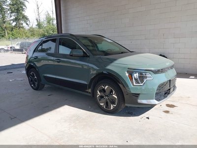 KNDCR3L15R5****** 2024 Kia Niro