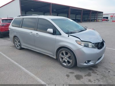 5TDXK3DC8DS****** 2013 Toyota Sienna