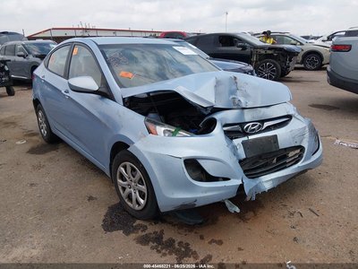 KMHCT4AE5CU****** 2012 Hyundai Accent