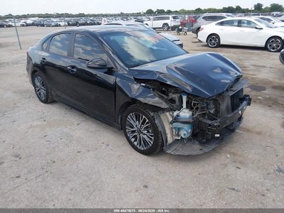 3KPF54AD8PE****** 2023 Kia Forte