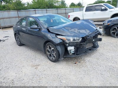 3KPF24AD3ME****** 2021 Kia Forte