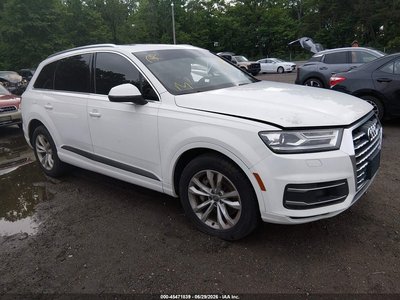 WA1LAAF79HD****** 2017 Audi Q7