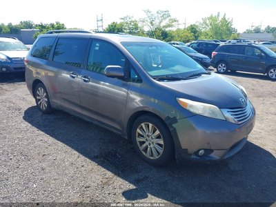 5TDDK3DC9CS****** 2012 Toyota Sienna