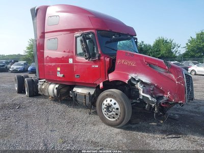 4V4NC9EH2LN****** 2020 Volvo VNL