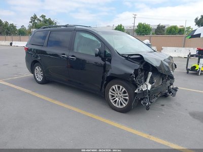 5TDYK3DCXGS****** 2016 Toyota Sienna