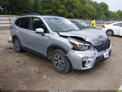 JF2SKAEC0KH****** 2019 Subaru Forester