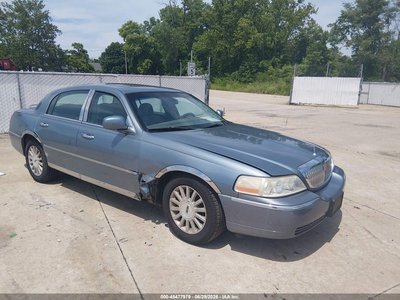 1LNHM81W44Y****** 2004 Lincoln Town Car