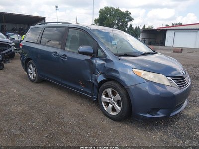 5TDKK3DC8ES****** 2014 Toyota Sienna