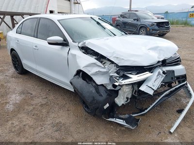 3VWDB7AJ8HM****** 2017 Volkswagen Jetta