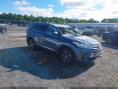 5TDZARFH1KS****** 2019 Toyota Highlander