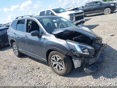 JF2SKAEC6NH****** 2022 Subaru Forester