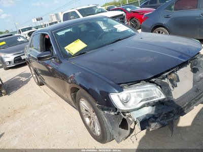 2C3CCAAG3JH****** 2018 Chrysler 300