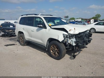 JTMCY7AJ6L4****** 2020 Toyota Land Cruiser