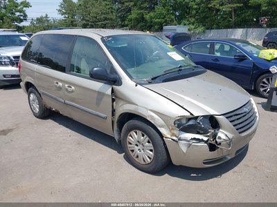 1A4GP45R36B****** 2006 Chrysler Town & Country