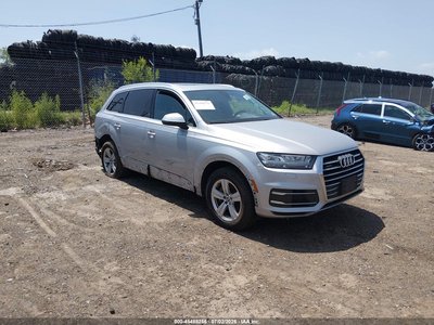 WA1LHAF73HD****** 2017 Audi Q7