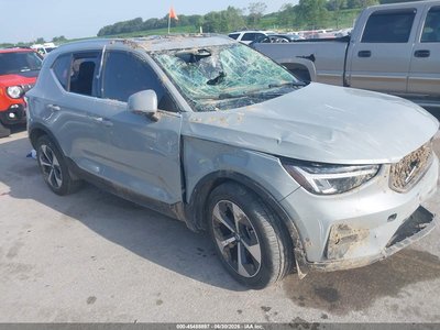 YV4L12UE8S2****** 2025 Volvo XC40