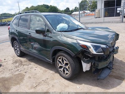 JF2SKADC4NH****** 2022 Subaru Forester