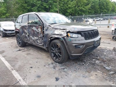 1C4RJEAG9JC****** 2018 Jeep Grand Cherokee
