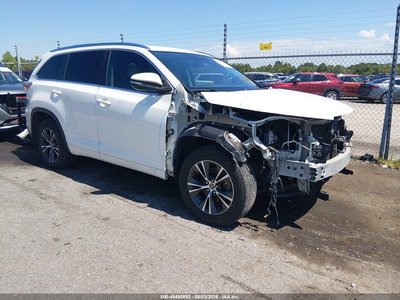 2016 Toyota Highlander