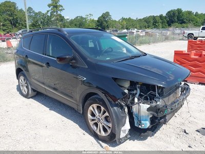 1FMCU0GD2JU****** 2018 Ford Escape