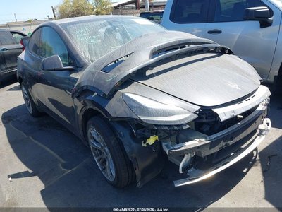 7SAYGAEE6RF****** 2024 Tesla Model Y